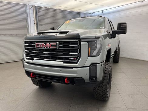 Used 2025 GMC Sierra 2500 AT4 w/ AT4 Premium Plus Package image 9