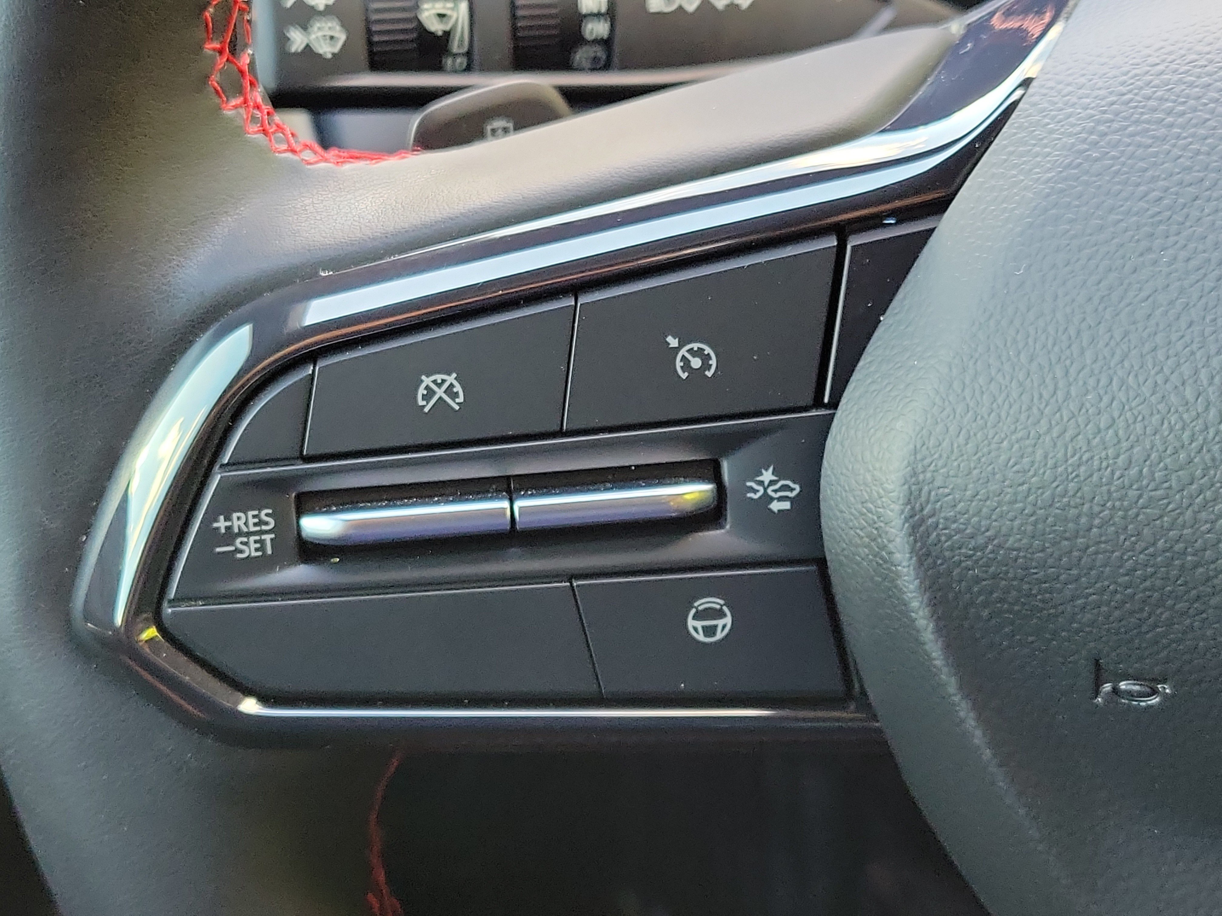 Used 2024 Chevrolet Equinox EV RS FWD image 27