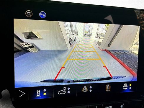 Used 2024 Chevrolet Colorado LT w/ LT Convenience Package III image 15