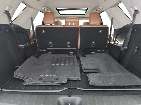 Used 2024 Nissan Pathfinder Platinum w/ Cargo Package image 32