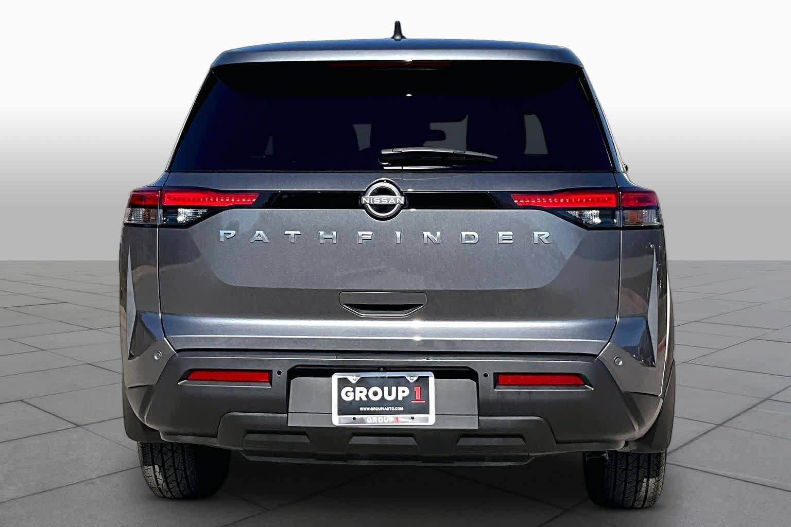 Certified 2025 Nissan Pathfinder S FWD image 5