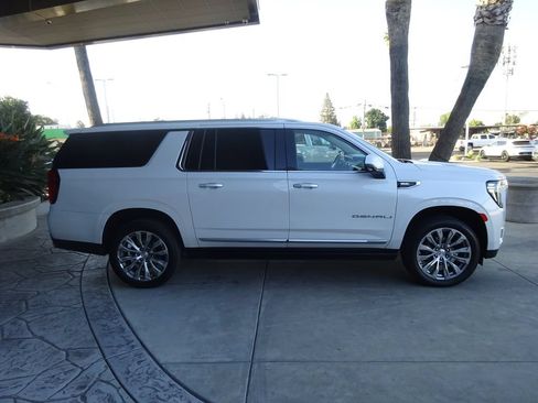 Certified 2022 GMC Yukon XL Denali w/ Max Trailering Package AWD/4WD image 9