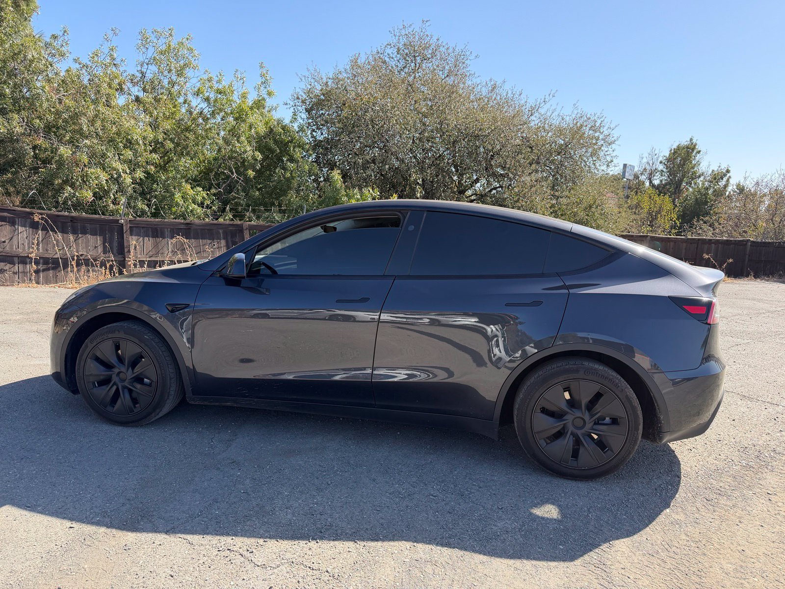 Used 2024 Tesla Model Y Long Range RWD image 2