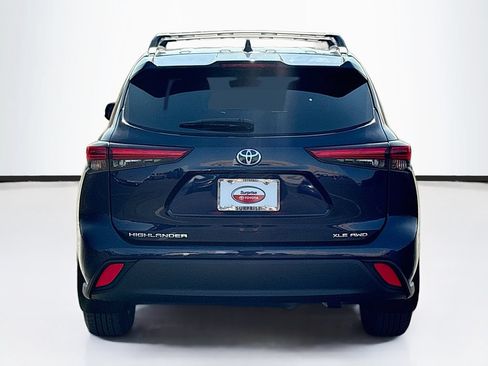 Used 2023 Toyota Highlander XLE AWD/4WD image 6