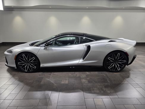 New 2027 McLaren GTS RWD image 3