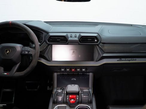 New 2025 Lamborghini Urus SE image 39