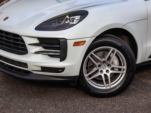 Used 2020 Porsche Macan Base image 47