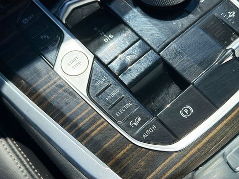 Used 2025 BMW X5 xDrive50e image 31