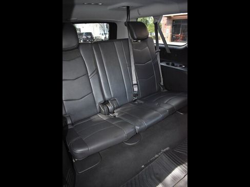 Used 2018 Cadillac Escalade ESV 2WD image 30