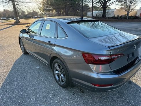 Used 2020 Volkswagen Jetta SE w/ SE Cold Weather Package image 4