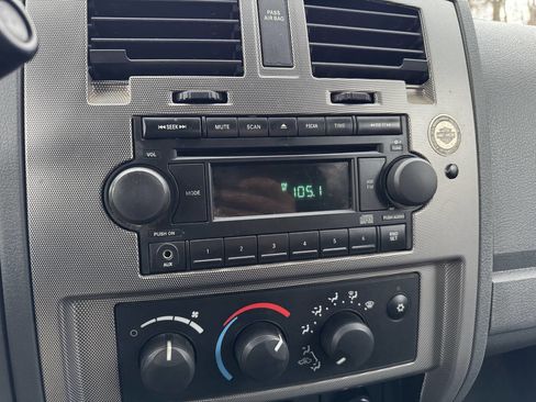 Used 2006 Dodge Dakota SLT image 30