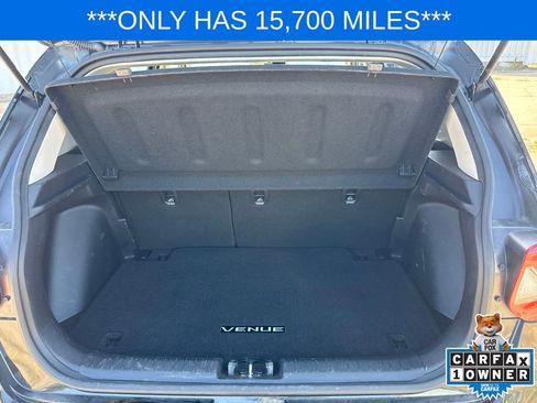Used 2024 Hyundai Venue SEL FWD image 29