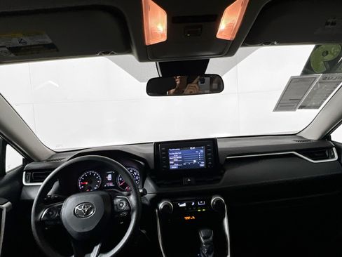 Used 2019 Toyota RAV4 LE FWD image 29