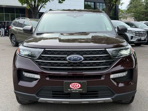 Used 2022 Ford Explorer XLT w/ Equipment Group 202A AWD/4WD image 3