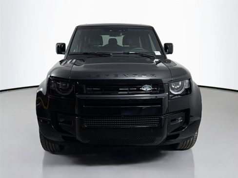 Used 2025 Land Rover Defender 90 X-Dynamic SE AWD/4WD image 2
