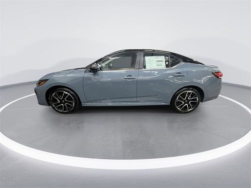 New 2025 Nissan Sentra SR image 5