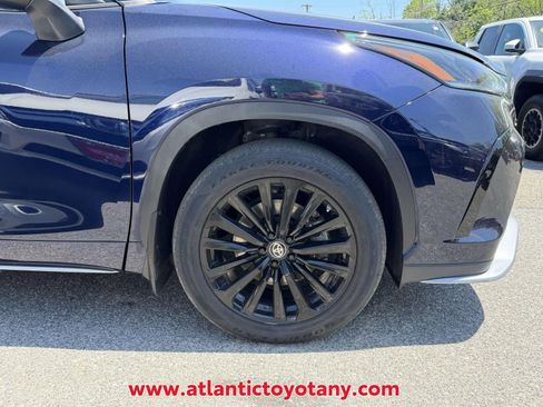 Used 2023 Toyota Highlander XSE AWD/4WD image 35