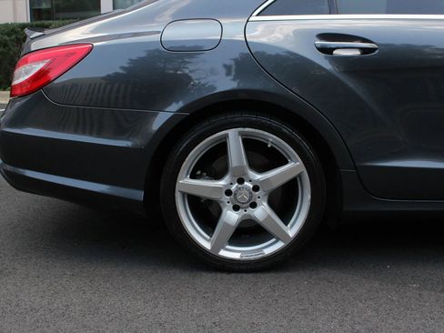 Used 2013 Mercedes-Benz CLS 550 w/ Premium I Pkg image 5