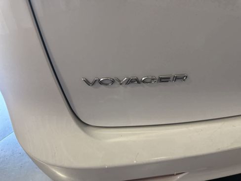 Used 2023 Chrysler Voyager LX FWD image 13