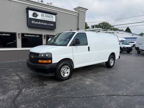 Used 2020 Chevrolet Express 2500 w/ Communications Package RWD image 2