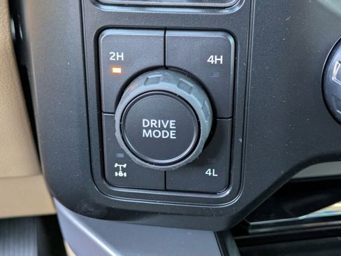 New 2026 Ford F250 Lariat w/ Black Appearance Package image 27