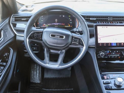 Used 2023 Jeep Grand Cherokee Overland AWD/4WD image 13