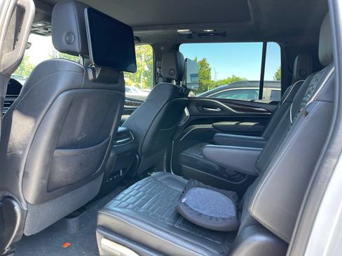 Certified 2023 Cadillac Escalade ESV Sport Platinum w/ LPO, ONYX Package AWD/4WD image 4