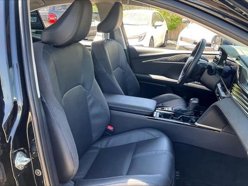 Used 2025 Toyota Camry XLE image 9