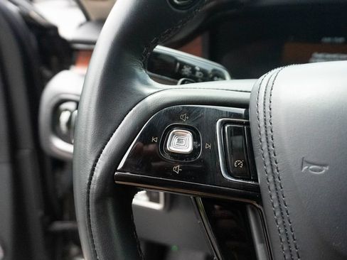 Used 2023 Lincoln Aviator Reserve RWD image 24
