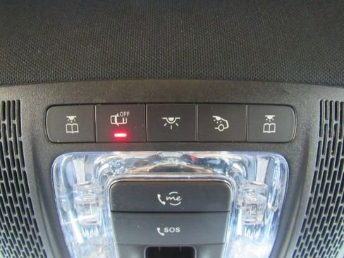 Used 2022 Mercedes-Benz GLA 250 4MATIC w/ Premium Package Lite image 57