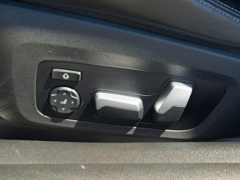 Used 2021 BMW M4 Competition w/ Executive Package image 16