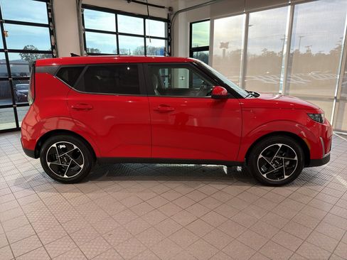 Certified 2024 Kia Soul EX image 6