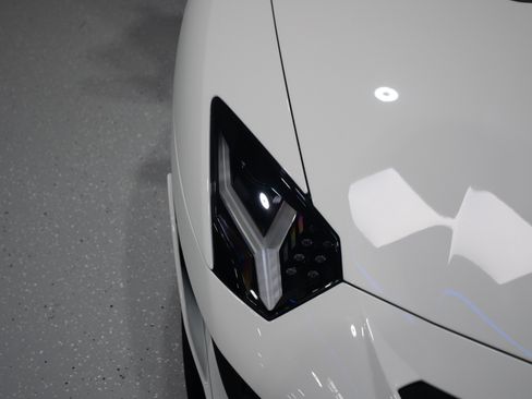 Used 2020 Lamborghini Aventador SVJ AWD/4WD image 9