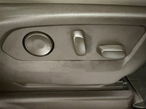 Used 2022 Chevrolet Suburban Z71 w/ Z71 Off-Road Package image 32