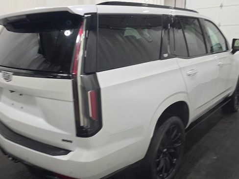 Used 2023 Cadillac Escalade Sport Platinum image 3