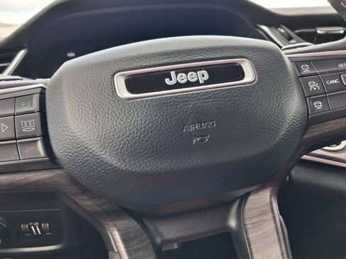 Certified 2023 Jeep Grand Cherokee Overland w/ Luxury Tech Group IV AWD/4WD image 31