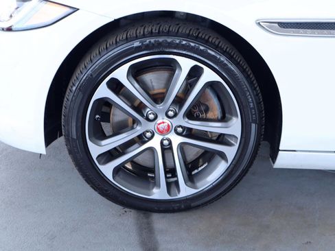 Used 2017 Jaguar XE Premium AWD/4WD image 12
