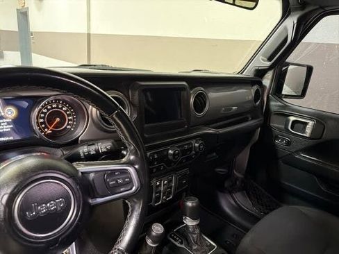 Used 2020 Jeep Wrangler Unlimited Sahara AWD/4WD image 19