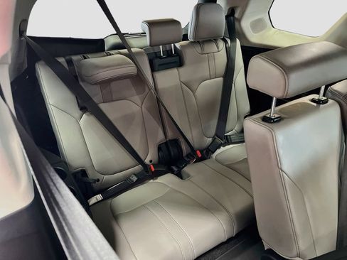 Used 2024 Honda Pilot Touring image 29