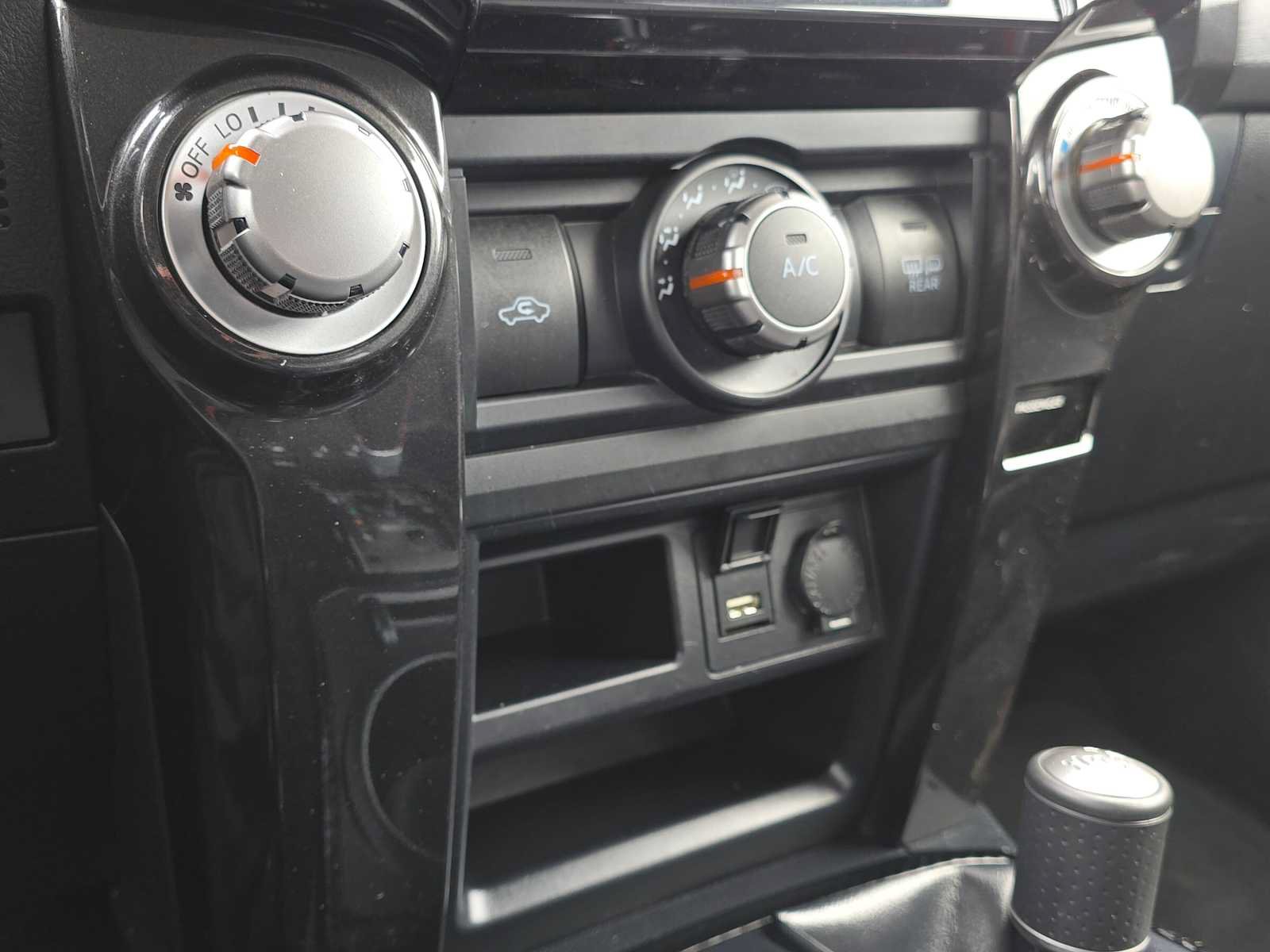 Used 2022 Toyota 4Runner TRD Off-Road Premium AWD/4WD image 35