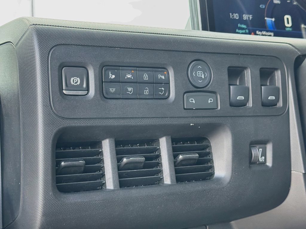 Used 2024 Chevrolet Brightdrop 600 w/ Commercial Equipment Package AWD/4WD image 10
