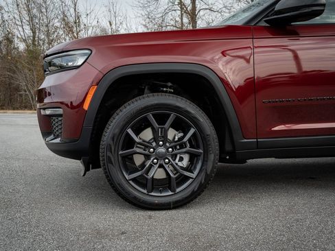 New 2025 Jeep Grand Cherokee L Limited AWD/4WD image 4
