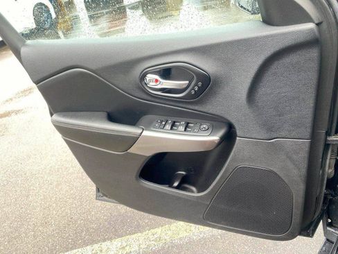 Used 2021 Jeep Cherokee Limited AWD/4WD image 21