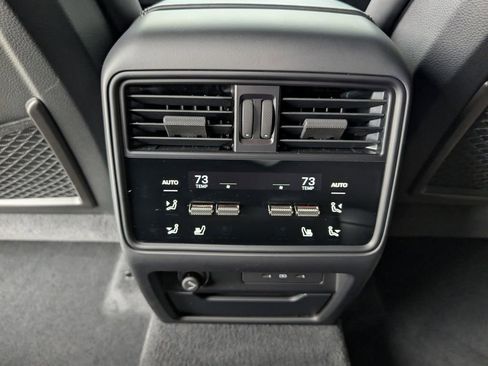 Certified 2025 Porsche Cayenne Turbo image 27