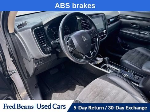 Used 2020 Mitsubishi Outlander SE AWD/4WD image 12