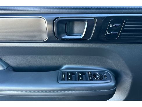 Used 2025 Hyundai Santa Fe Calligraphy image 11