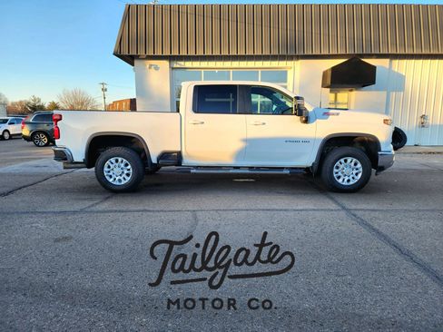 Used 2024 Chevrolet Silverado 2500 LT AWD/4WD image 1