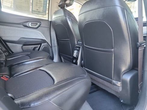 Used 2022 Jeep Compass Latitude FWD image 23