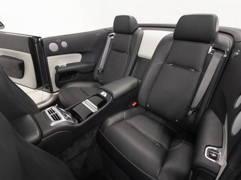 Used 2019 Rolls-Royce Dawn RWD image 43