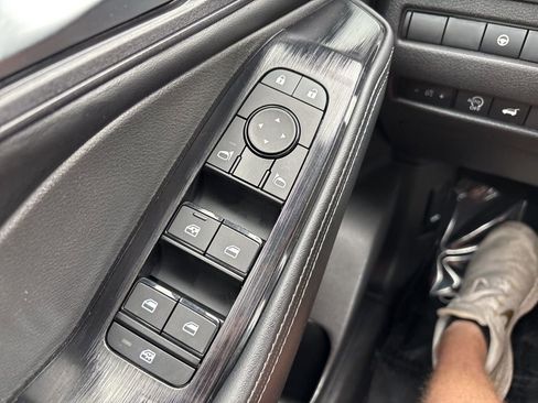 Used 2024 Nissan Rogue SV image 20